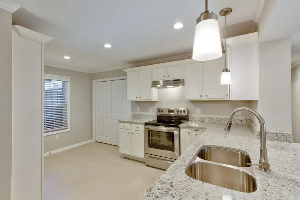 305 Winding River Drive Unit F, Sandy Springs, Georgia 30350, 3 Bedrooms Bedrooms, ,2 BathroomsBathrooms,Residential,Sold,305 Winding River Drive Unit F,6824827