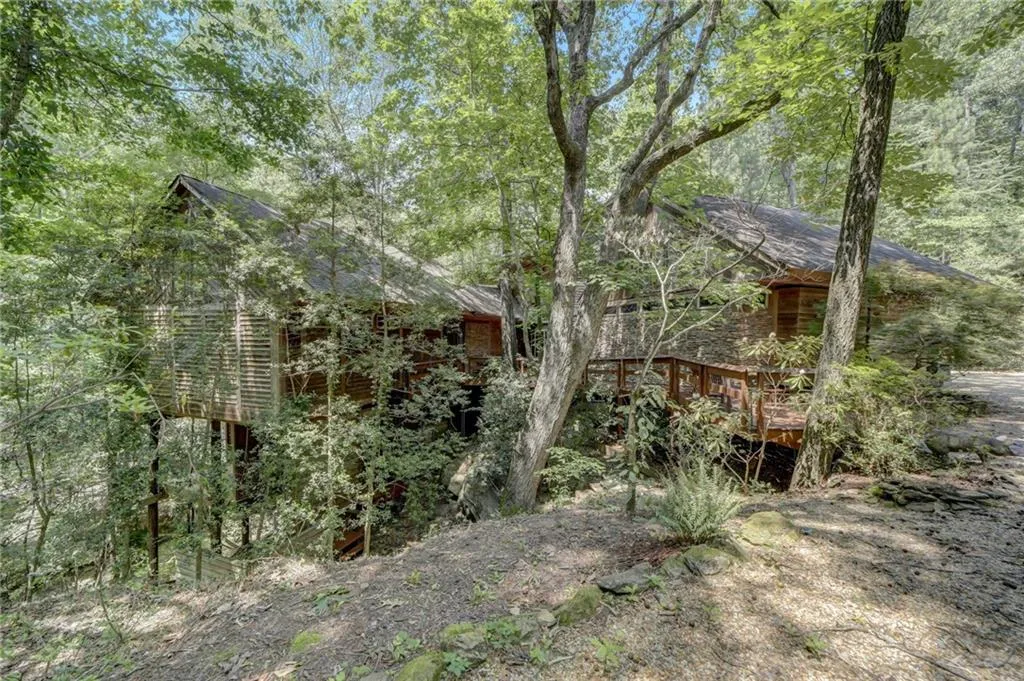 4787 Riverview Road, Atlanta, Georgia 30327, 2 Bedrooms Bedrooms, ,2 BathroomsBathrooms,Residential,Sold,4787 Riverview Road,7244621