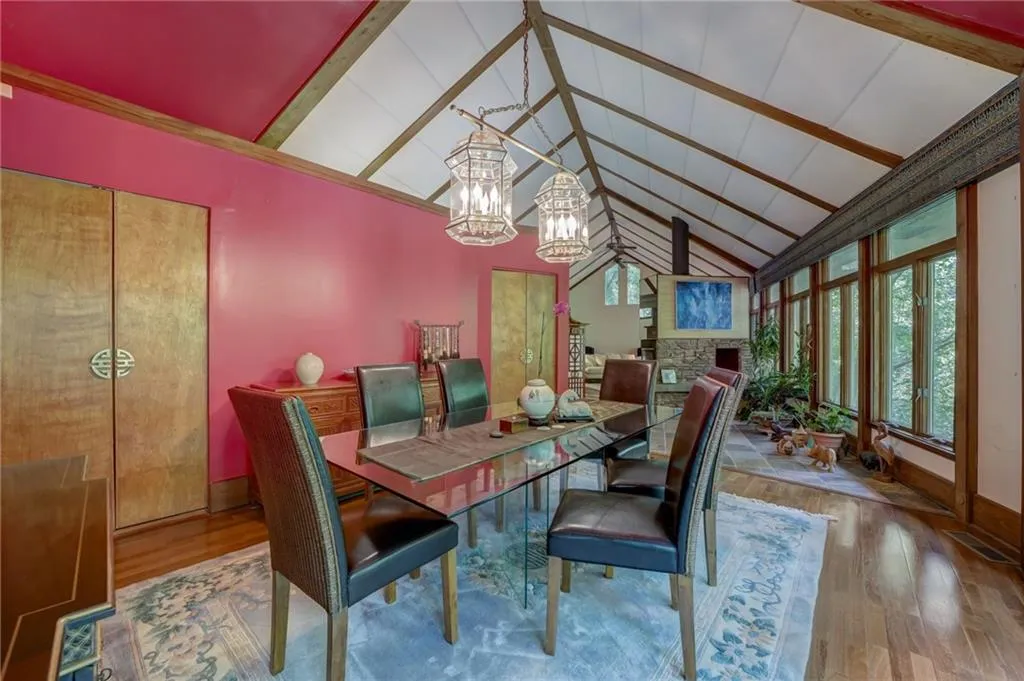 4787 Riverview Road, Atlanta, Georgia 30327, 2 Bedrooms Bedrooms, ,2 BathroomsBathrooms,Residential,Sold,4787 Riverview Road,7244621