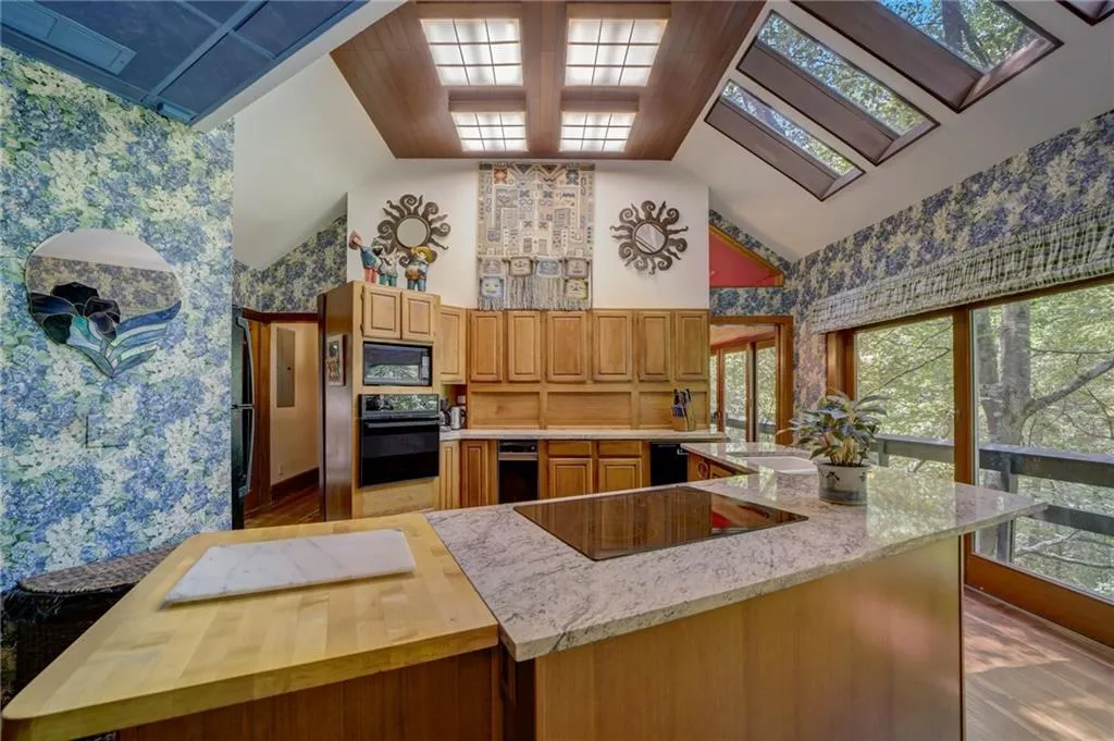 4787 Riverview Road, Atlanta, Georgia 30327, 2 Bedrooms Bedrooms, ,2 BathroomsBathrooms,Residential,Sold,4787 Riverview Road,7244621