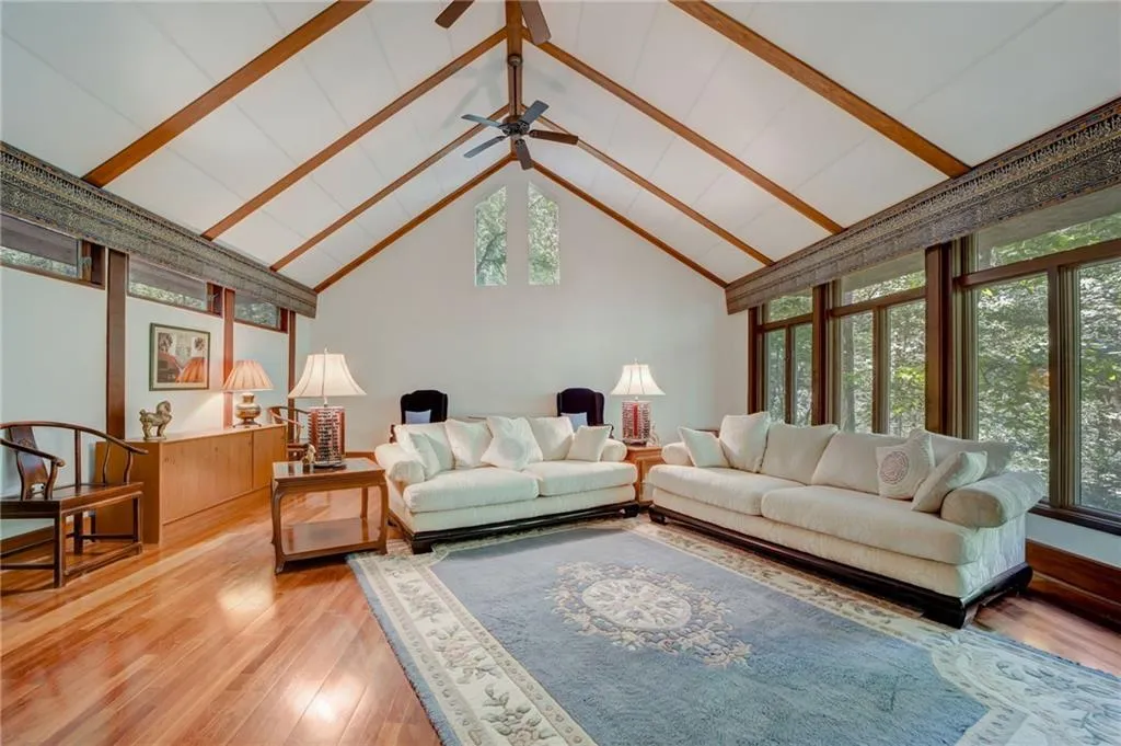 4787 Riverview Road, Atlanta, Georgia 30327, 2 Bedrooms Bedrooms, ,2 BathroomsBathrooms,Residential,Sold,4787 Riverview Road,7244621