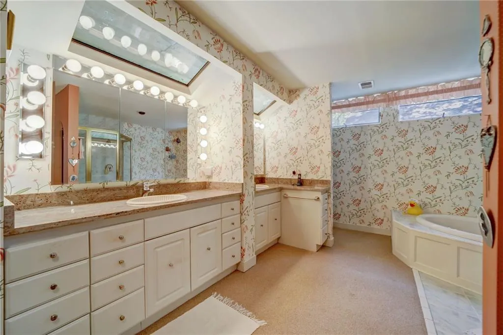 4787 Riverview Road, Atlanta, Georgia 30327, 2 Bedrooms Bedrooms, ,2 BathroomsBathrooms,Residential,Sold,4787 Riverview Road,7244621