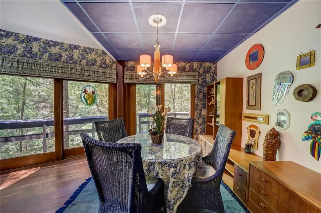 4787 Riverview Road, Atlanta, Georgia 30327, 2 Bedrooms Bedrooms, ,2 BathroomsBathrooms,Residential,Sold,4787 Riverview Road,7244621