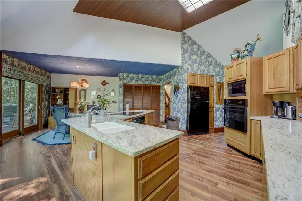 4787 Riverview Road, Atlanta, Georgia 30327, 2 Bedrooms Bedrooms, ,2 BathroomsBathrooms,Residential,Sold,4787 Riverview Road,7244621