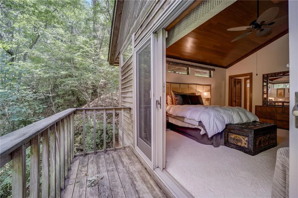 4787 Riverview Road, Atlanta, Georgia 30327, 2 Bedrooms Bedrooms, ,2 BathroomsBathrooms,Residential,Sold,4787 Riverview Road,7244621
