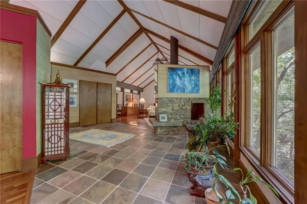 4787 Riverview Road, Atlanta, Georgia 30327, 2 Bedrooms Bedrooms, ,2 BathroomsBathrooms,Residential,Sold,4787 Riverview Road,7244621