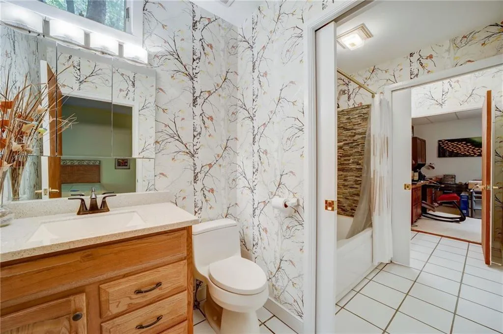 4787 Riverview Road, Atlanta, Georgia 30327, 2 Bedrooms Bedrooms, ,2 BathroomsBathrooms,Residential,Sold,4787 Riverview Road,7244621