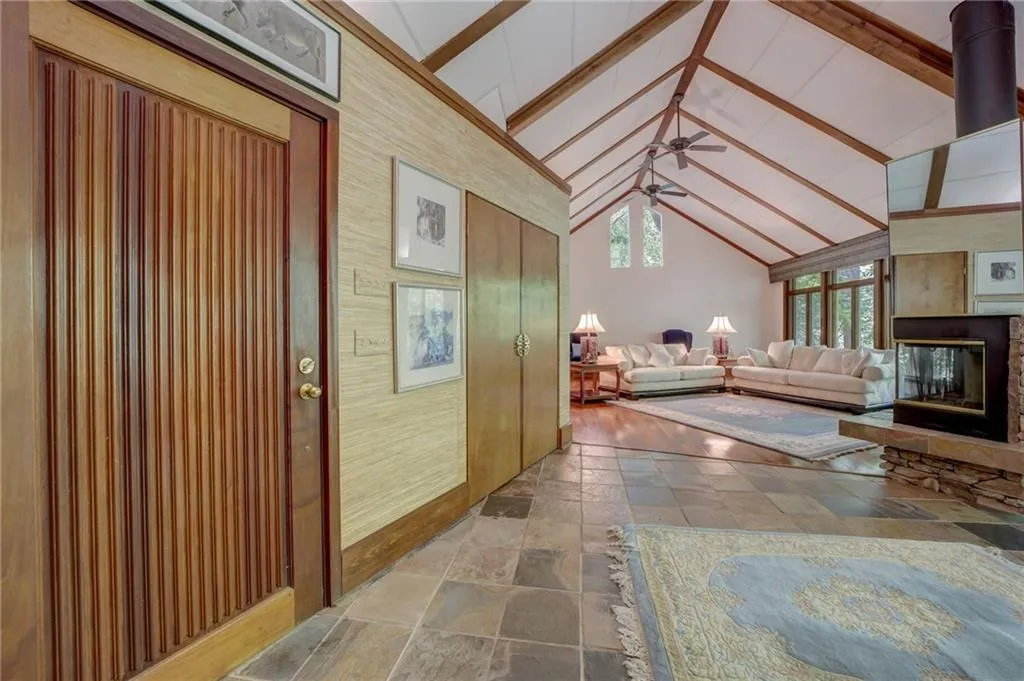 4787 Riverview Road, Atlanta, Georgia 30327, 2 Bedrooms Bedrooms, ,2 BathroomsBathrooms,Residential,Sold,4787 Riverview Road,7244621
