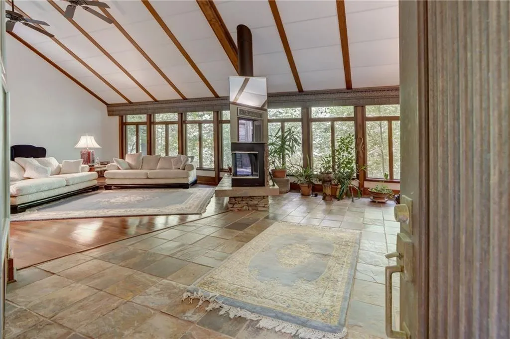 4787 Riverview Road, Atlanta, Georgia 30327, 2 Bedrooms Bedrooms, ,2 BathroomsBathrooms,Residential,Sold,4787 Riverview Road,7244621