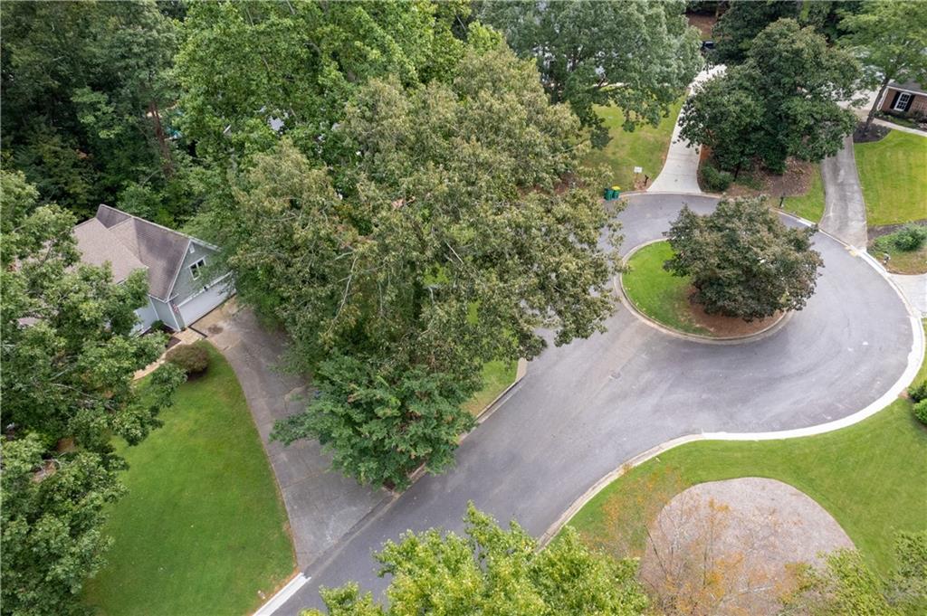 Quiet street on cul-de-sac