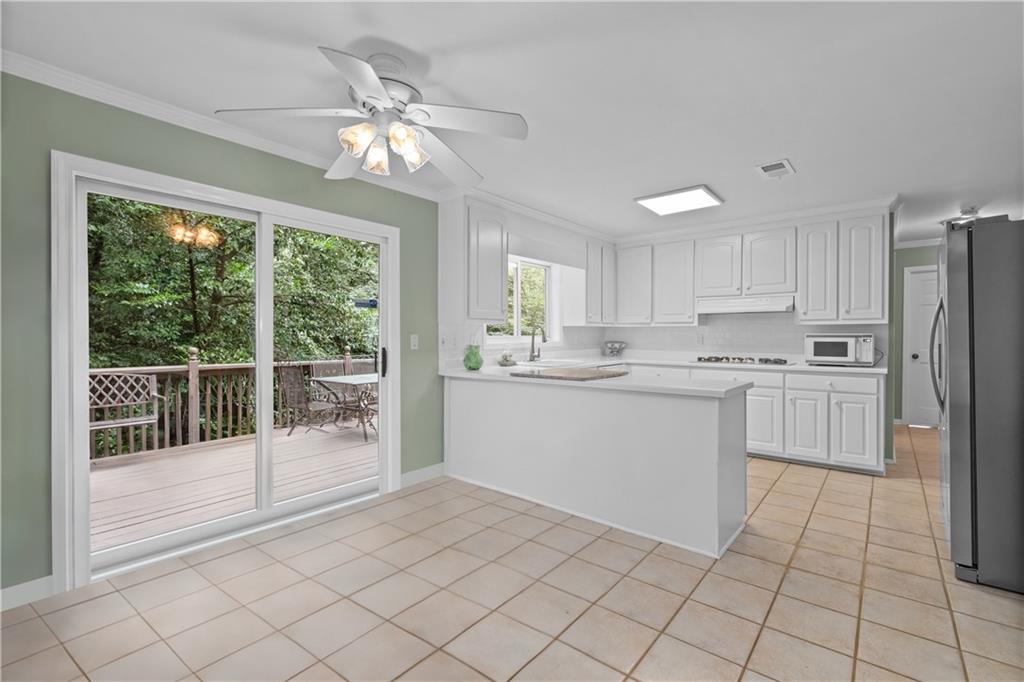 270 AMHERST Court, Sandy Springs, Georgia 30328, 7 Bedrooms Bedrooms, ,5 BathroomsBathrooms,Residential,Sold,270 AMHERST Court,7279389