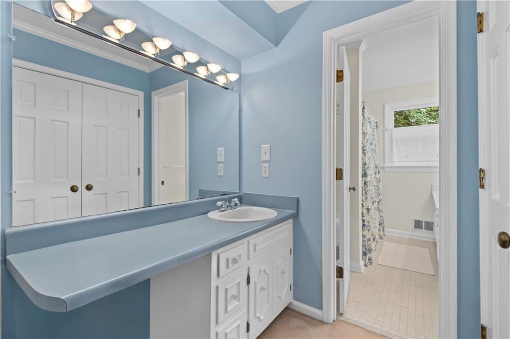 270 AMHERST Court, Sandy Springs, Georgia 30328, 7 Bedrooms Bedrooms, ,5 BathroomsBathrooms,Residential,Sold,270 AMHERST Court,7279389