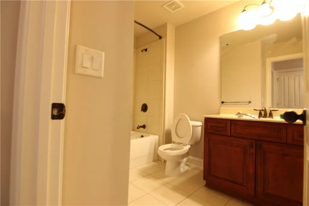 7750 Glisten Avenue Unit 292, Sandy Springs, Georgia 30328, 3 Bedrooms Bedrooms, ,2 BathroomsBathrooms,Residential,Sold,7750 Glisten Avenue Unit 292,6738337