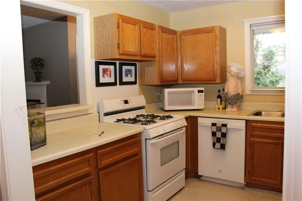 109 Gettysburg Place, Sandy Springs, Georgia 30350, 2 Bedrooms Bedrooms, ,1 BathroomBathrooms,Residential,Sold,109 Gettysburg Place,5977980