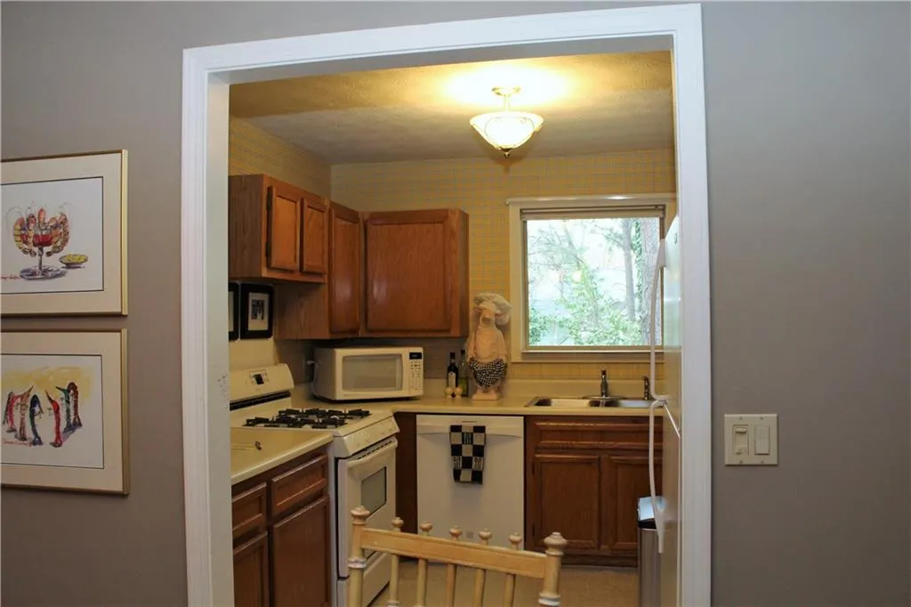 109 Gettysburg Place, Sandy Springs, Georgia 30350, 2 Bedrooms Bedrooms, ,1 BathroomBathrooms,Residential,Sold,109 Gettysburg Place,5977980