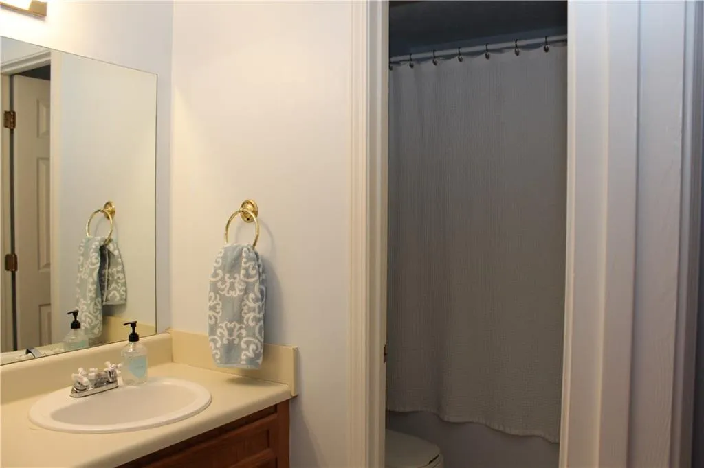 109 Gettysburg Place, Sandy Springs, Georgia 30350, 2 Bedrooms Bedrooms, ,1 BathroomBathrooms,Residential,Sold,109 Gettysburg Place,5977980