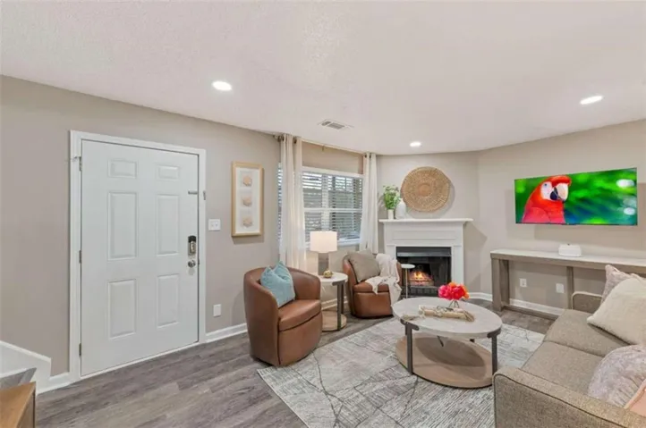 124 Bentley Parkway, Woodstock, Georgia 30188