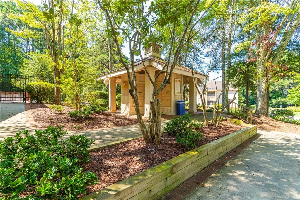 1201 Old Hammond Chase, Sandy Springs, Georgia 30350, 3 Bedrooms Bedrooms, ,2 BathroomsBathrooms,Residential,Sold,1201 Old Hammond Chase,7107512