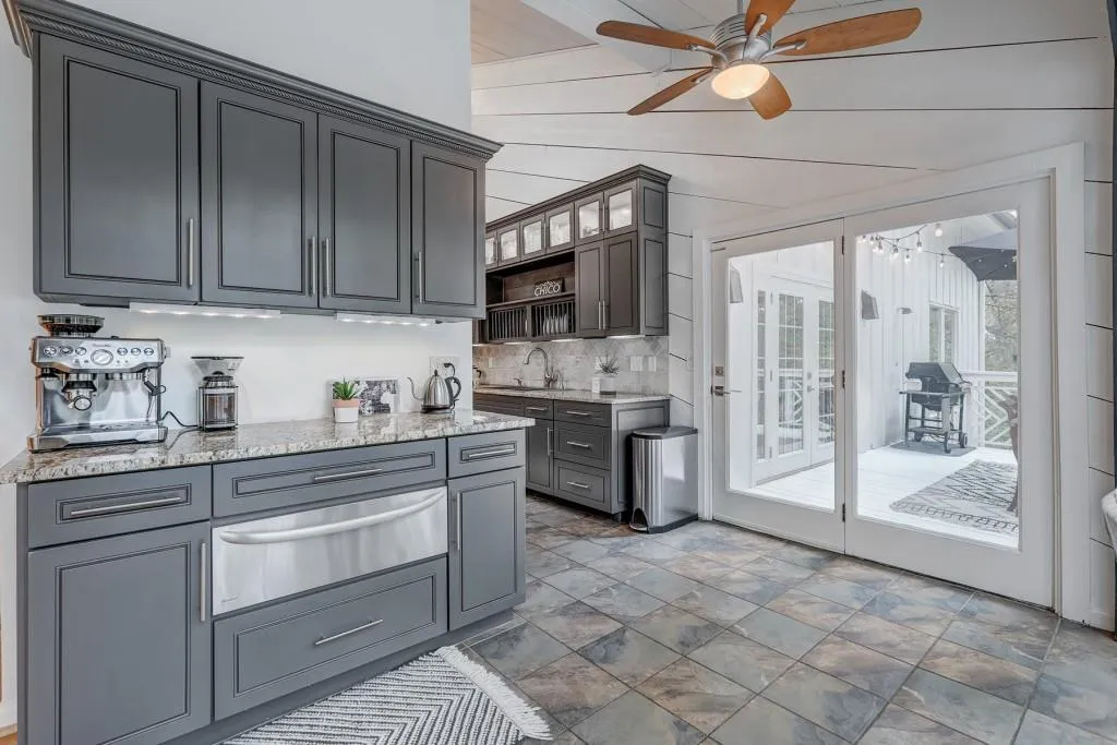 220 Cameron Glen Court, Sandy Springs, Georgia 30328, 5 Bedrooms Bedrooms, ,4 BathroomsBathrooms,Residential,Sold,220 Cameron Glen Court,6802571