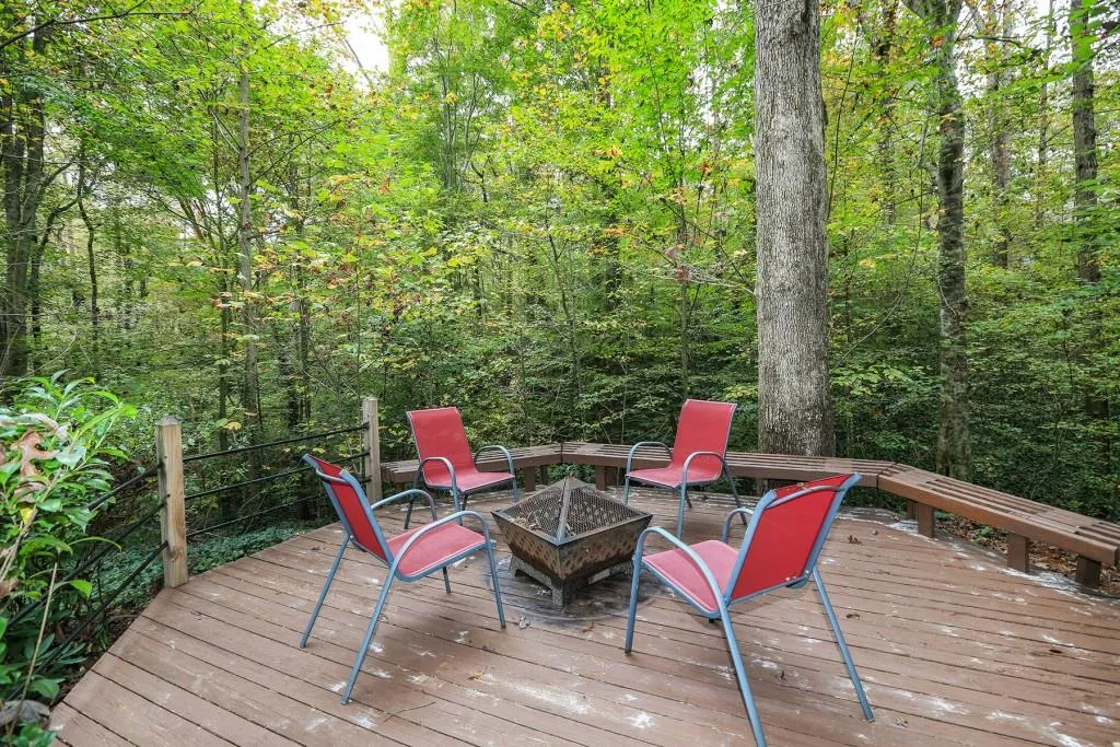 220 Cameron Glen Court, Sandy Springs, Georgia 30328, 5 Bedrooms Bedrooms, ,4 BathroomsBathrooms,Residential,Sold,220 Cameron Glen Court,6802571