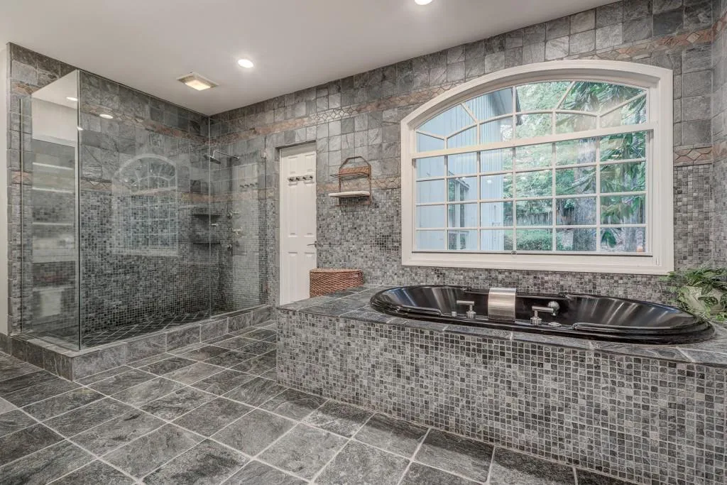 220 Cameron Glen Court, Sandy Springs, Georgia 30328, 5 Bedrooms Bedrooms, ,4 BathroomsBathrooms,Residential,Sold,220 Cameron Glen Court,6802571