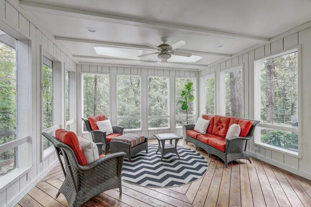 220 Cameron Glen Court, Sandy Springs, Georgia 30328, 5 Bedrooms Bedrooms, ,4 BathroomsBathrooms,Residential,Sold,220 Cameron Glen Court,6802571