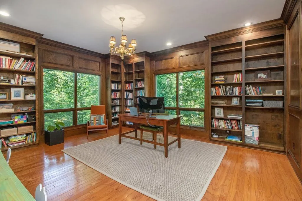 220 Cameron Glen Court, Sandy Springs, Georgia 30328, 5 Bedrooms Bedrooms, ,4 BathroomsBathrooms,Residential,Sold,220 Cameron Glen Court,6802571