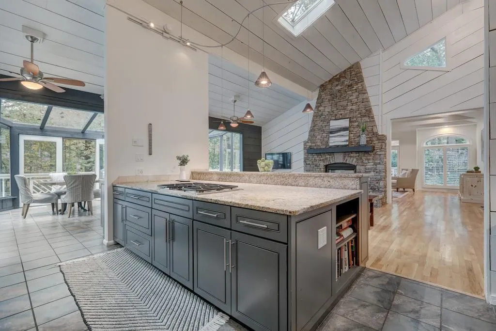 220 Cameron Glen Court, Sandy Springs, Georgia 30328, 5 Bedrooms Bedrooms, ,4 BathroomsBathrooms,Residential,Sold,220 Cameron Glen Court,6802571