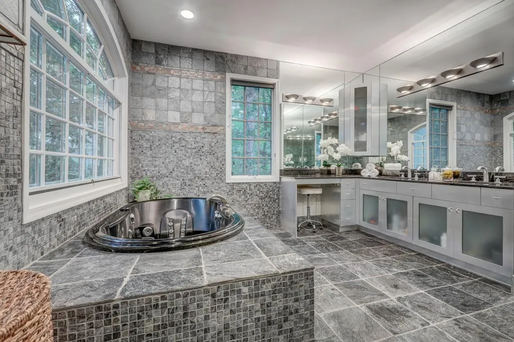 220 Cameron Glen Court, Sandy Springs, Georgia 30328, 5 Bedrooms Bedrooms, ,4 BathroomsBathrooms,Residential,Sold,220 Cameron Glen Court,6802571