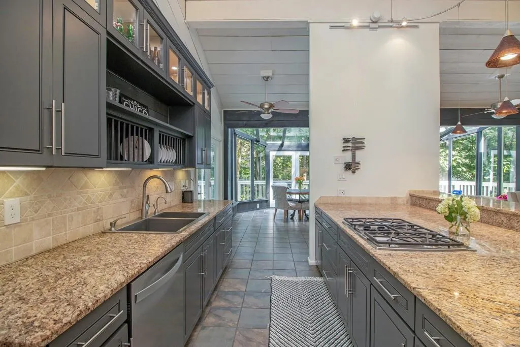 220 Cameron Glen Court, Sandy Springs, Georgia 30328, 5 Bedrooms Bedrooms, ,4 BathroomsBathrooms,Residential,Sold,220 Cameron Glen Court,6802571