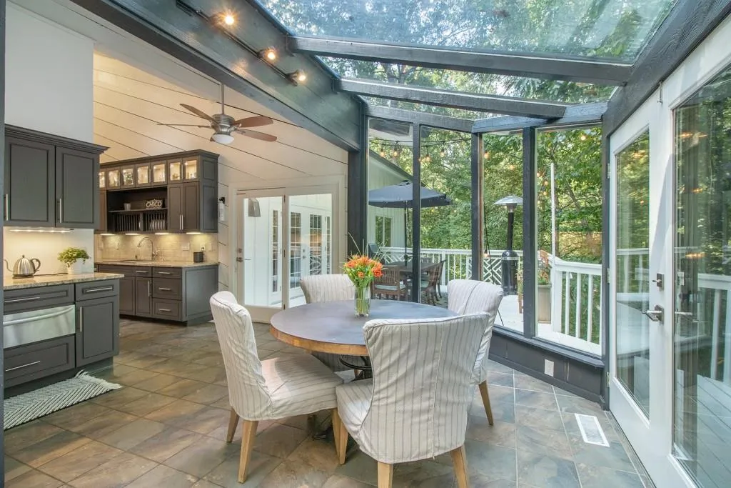 220 Cameron Glen Court, Sandy Springs, Georgia 30328, 5 Bedrooms Bedrooms, ,4 BathroomsBathrooms,Residential,Sold,220 Cameron Glen Court,6802571