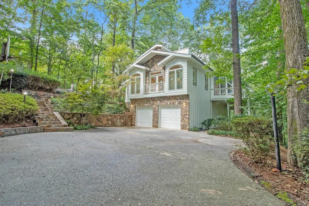 220 Cameron Glen Court, Sandy Springs, Georgia 30328, 5 Bedrooms Bedrooms, ,4 BathroomsBathrooms,Residential,Sold,220 Cameron Glen Court,6802571