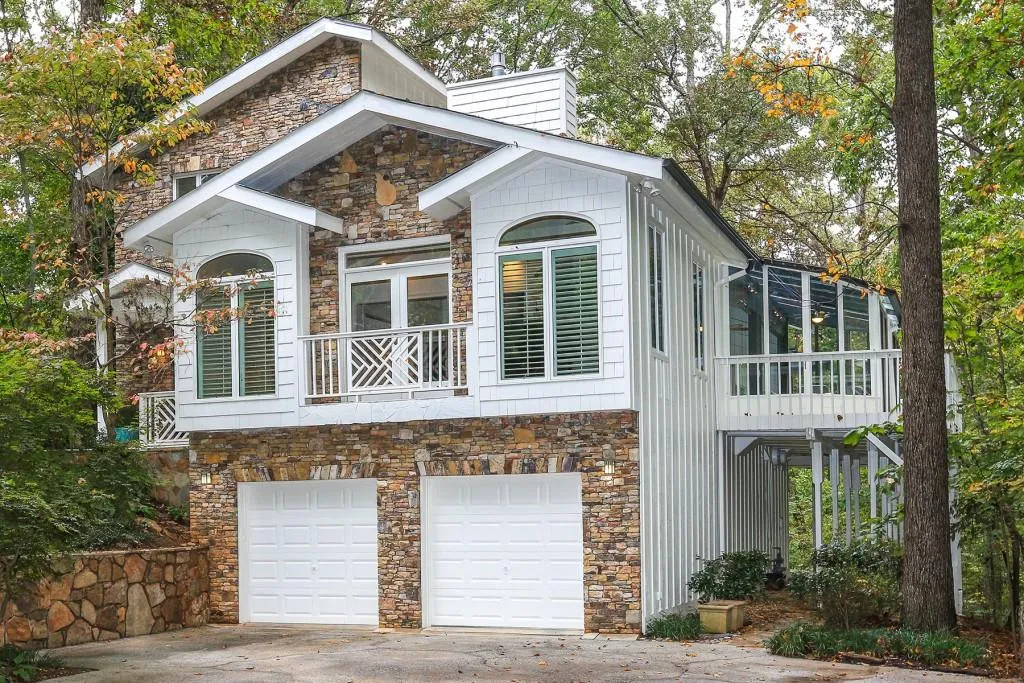 220 Cameron Glen Court, Sandy Springs, Georgia 30328, 5 Bedrooms Bedrooms, ,4 BathroomsBathrooms,Residential,Sold,220 Cameron Glen Court,6802571