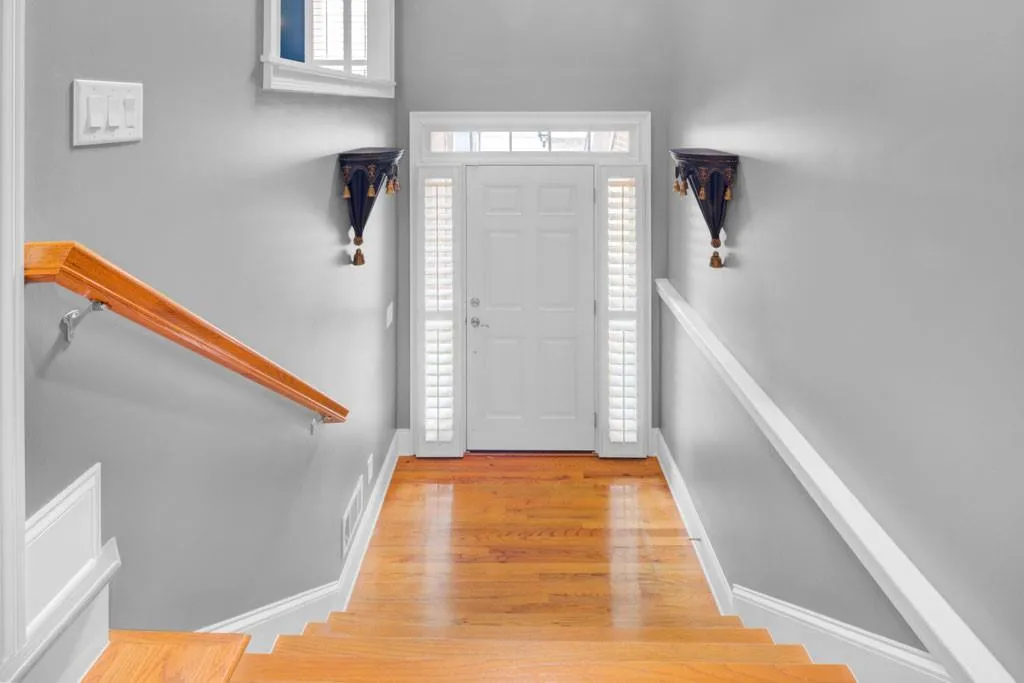 195 Mystic Court, Atlanta, Georgia 30342, 3 Bedrooms Bedrooms, ,3 BathroomsBathrooms,Residential,For Sale,195 Mystic Court,7615240