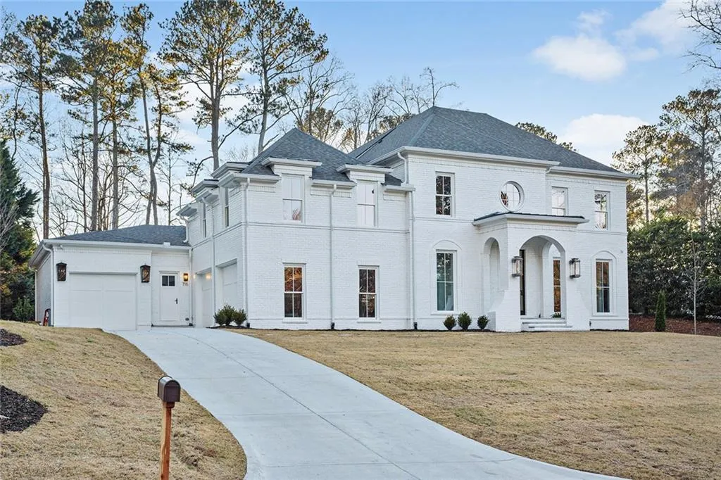 715 Amberidge Trail, Sandy Springs, Georgia 30328, 5 Bedrooms Bedrooms, ,4 BathroomsBathrooms,Residential,Sold,715 Amberidge Trail,6988199
