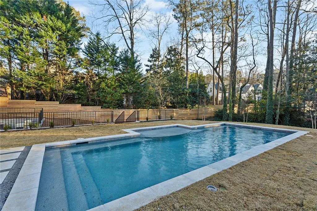 715 Amberidge Trail, Sandy Springs, Georgia 30328, 5 Bedrooms Bedrooms, ,4 BathroomsBathrooms,Residential,Sold,715 Amberidge Trail,6988199