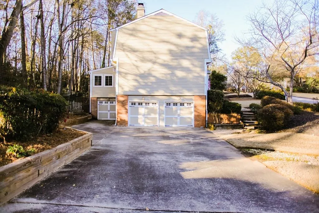 6760 Wright Road Ne, Atlanta, Georgia 30328, 4 Bedrooms Bedrooms, ,2 BathroomsBathrooms,Residential,Sold,6760 Wright Road Ne,5955237