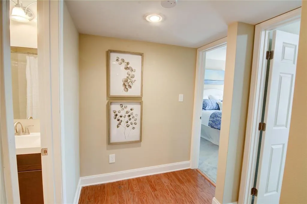 6980 Roswell Road Unit D10, Sandy Springs, Georgia 30328, 2 Bedrooms Bedrooms, ,2 BathroomsBathrooms,Residential,Sold,6980 Roswell Road Unit D10,6985134