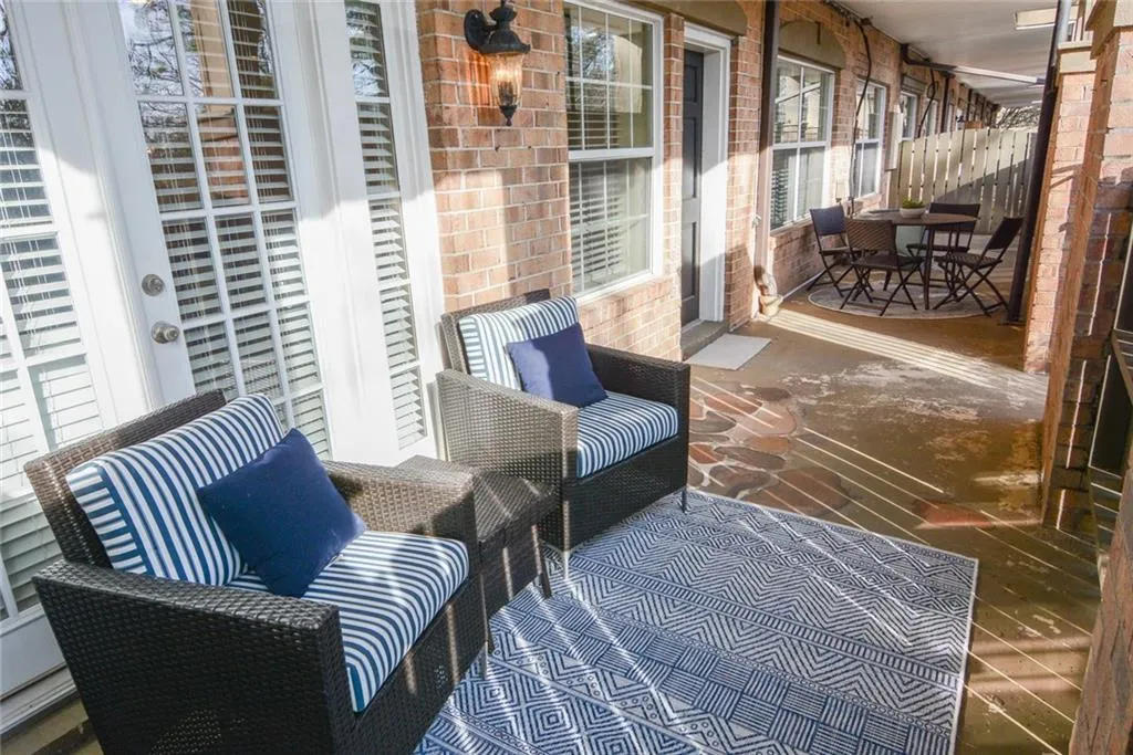 6980 Roswell Road Unit D10, Sandy Springs, Georgia 30328, 2 Bedrooms Bedrooms, ,2 BathroomsBathrooms,Residential,Sold,6980 Roswell Road Unit D10,6985134