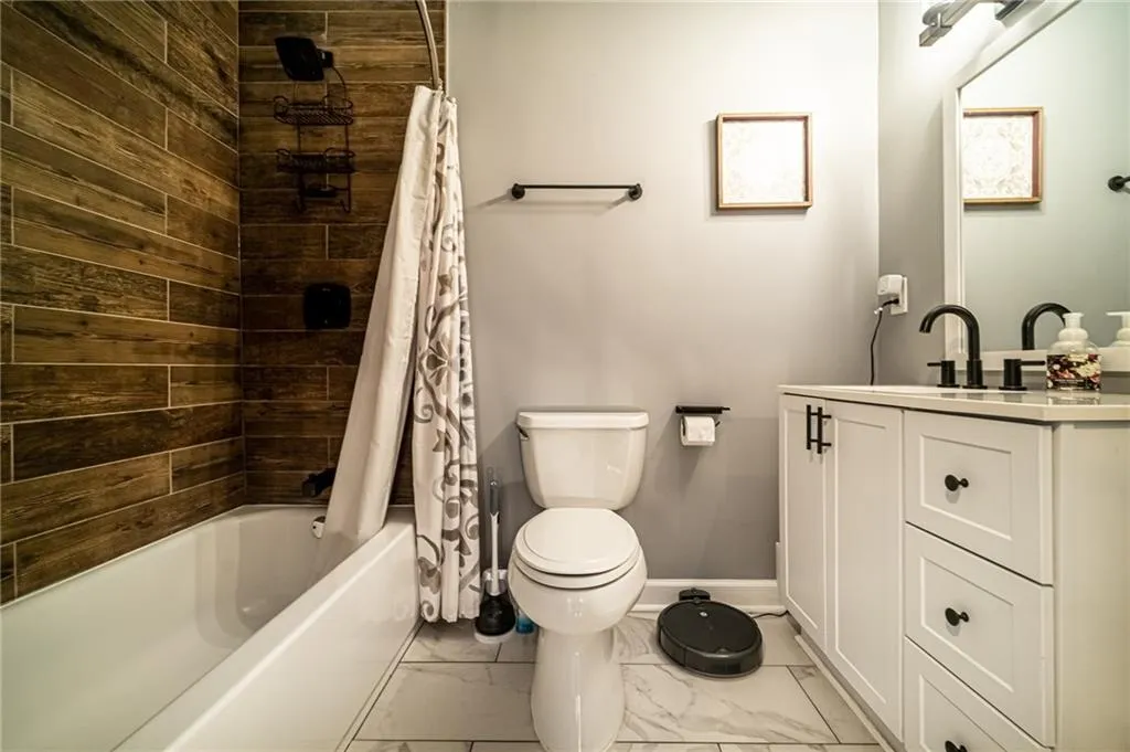 6520 Roswell Road Ne Unit 97, Sandy Springs, Georgia 30328, 3 Bedrooms Bedrooms, ,2 BathroomsBathrooms,Residential,Sold,6520 Roswell Road Ne Unit 97,7129494