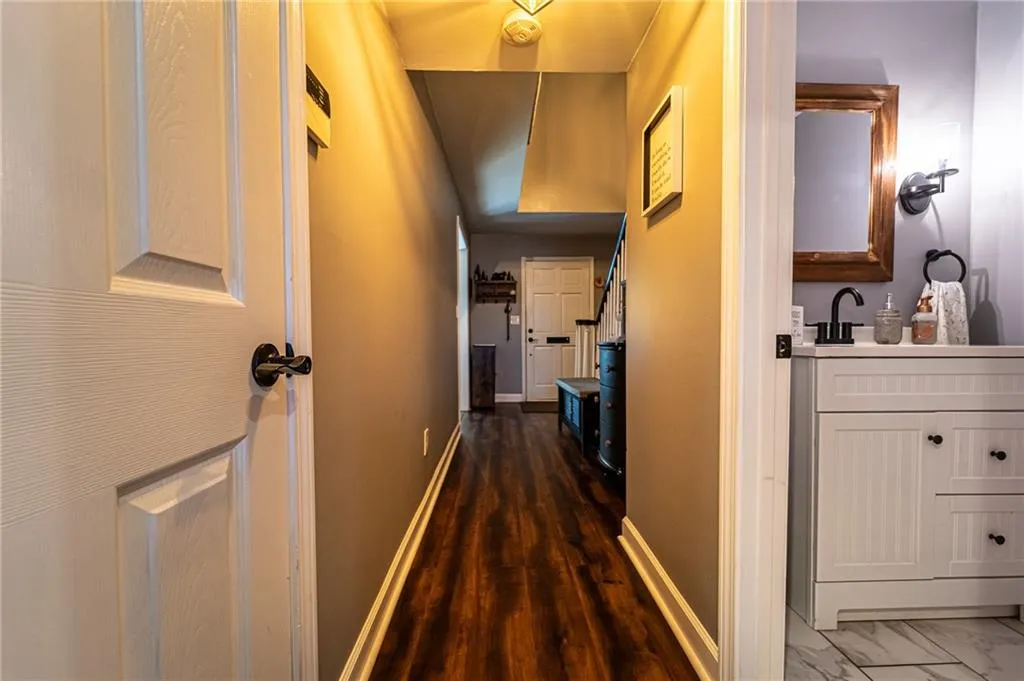 6520 Roswell Road Ne Unit 97, Sandy Springs, Georgia 30328, 3 Bedrooms Bedrooms, ,2 BathroomsBathrooms,Residential,Sold,6520 Roswell Road Ne Unit 97,7129494