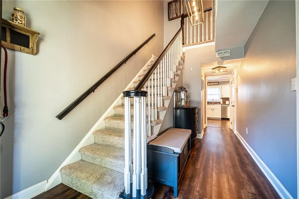 6520 Roswell Road Ne Unit 97, Sandy Springs, Georgia 30328, 3 Bedrooms Bedrooms, ,2 BathroomsBathrooms,Residential,Sold,6520 Roswell Road Ne Unit 97,7129494
