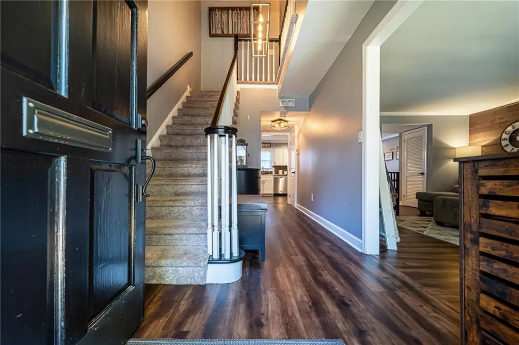 6520 Roswell Road Ne Unit 97, Sandy Springs, Georgia 30328, 3 Bedrooms Bedrooms, ,2 BathroomsBathrooms,Residential,Sold,6520 Roswell Road Ne Unit 97,7129494