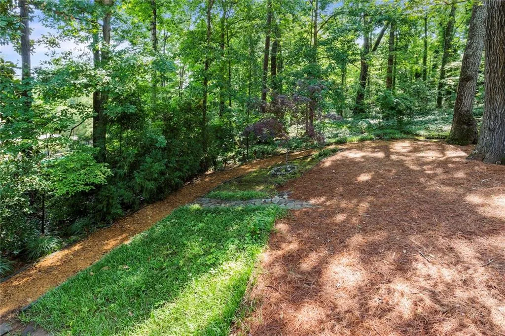 6105 Heards Creek Drive, Sandy Springs, Georgia 30328, 4 Bedrooms Bedrooms, ,3 BathroomsBathrooms,Residential,Sold,6105 Heards Creek Drive,5865813