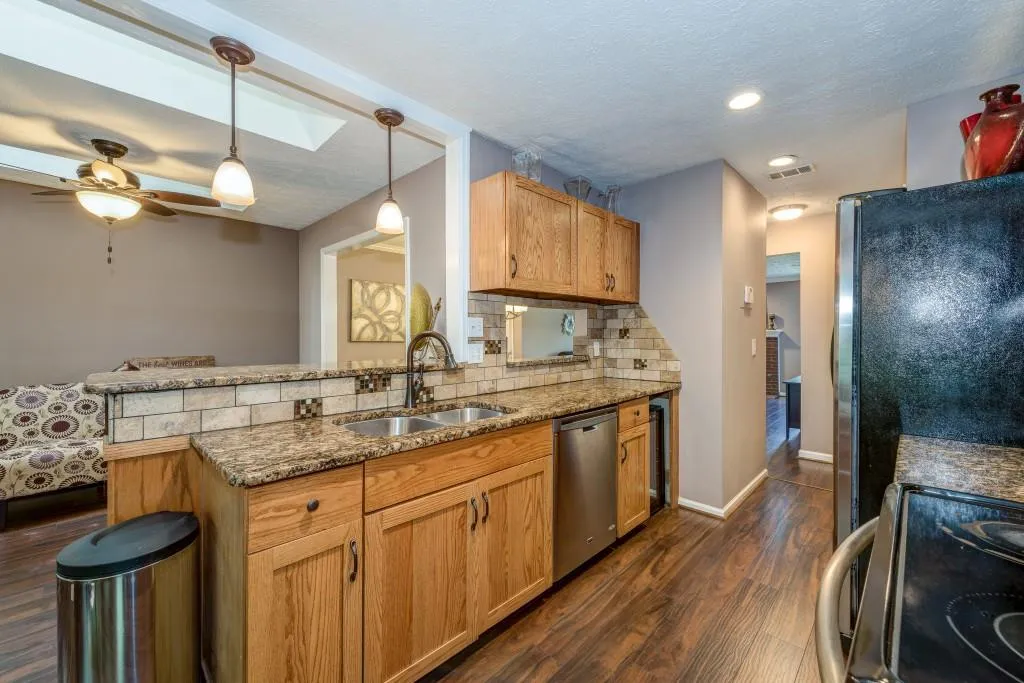 60 Saint Claire Lane Ne, Atlanta, Georgia 30324, 2 Bedrooms Bedrooms, ,2 BathroomsBathrooms,Residential,Sold,60 Saint Claire Lane Ne,6000170