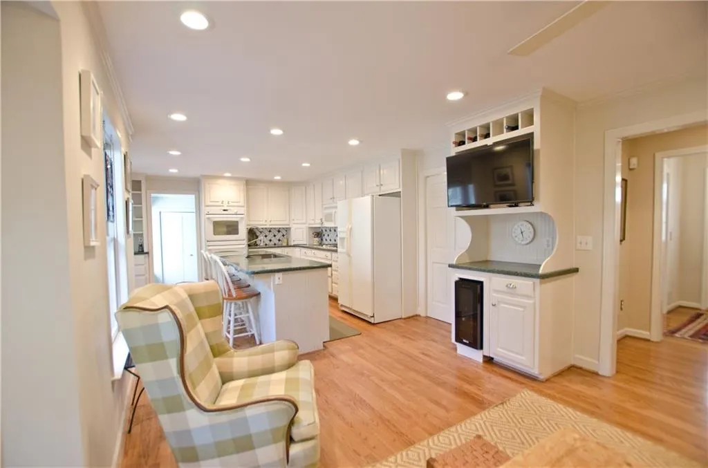 4495 Glengary Drive Ne, Atlanta, Georgia 30342, 4 Bedrooms Bedrooms, ,3 BathroomsBathrooms,Residential,Sold,4495 Glengary Drive Ne,7552145