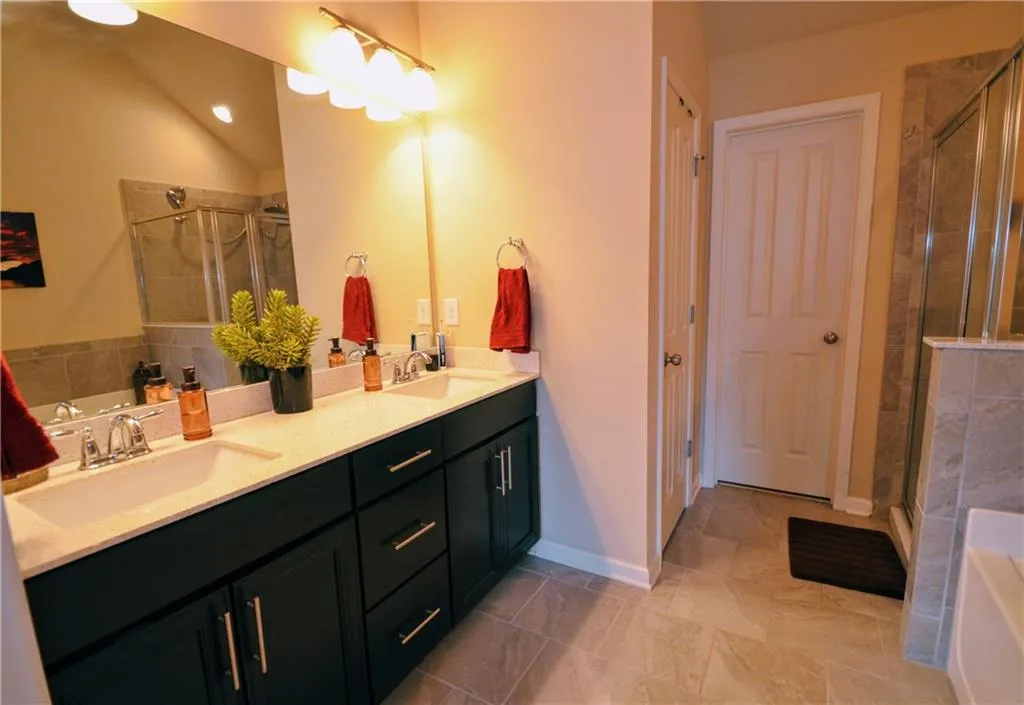 7430 Highland Bluff, Atlanta, Georgia 30328, 3 Bedrooms Bedrooms, ,3 BathroomsBathrooms,Residential,Sold,7430 Highland Bluff,5904378