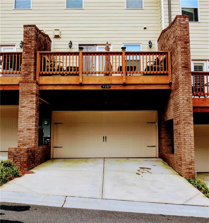 7430 Highland Bluff, Atlanta, Georgia 30328, 3 Bedrooms Bedrooms, ,3 BathroomsBathrooms,Residential,Sold,7430 Highland Bluff,5904378