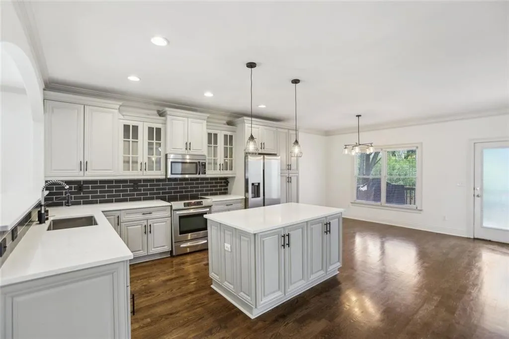 2108 Main Street Nw, Atlanta, Georgia 30318, 4 Bedrooms Bedrooms, ,4 BathroomsBathrooms,Residential,For Sale,2108 Main Street Nw,7605974