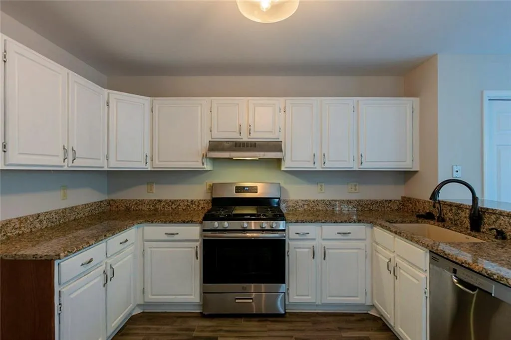 8913 Carroll Manor, Atlanta, Georgia 30350, 3 Bedrooms Bedrooms, ,2 BathroomsBathrooms,Residential,Sold,8913 Carroll Manor,6987852